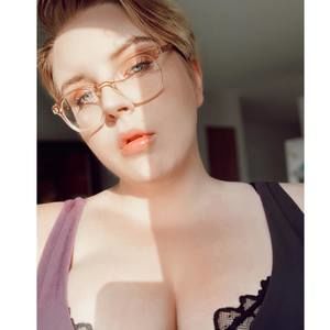 Meet your Posher, Mikaela